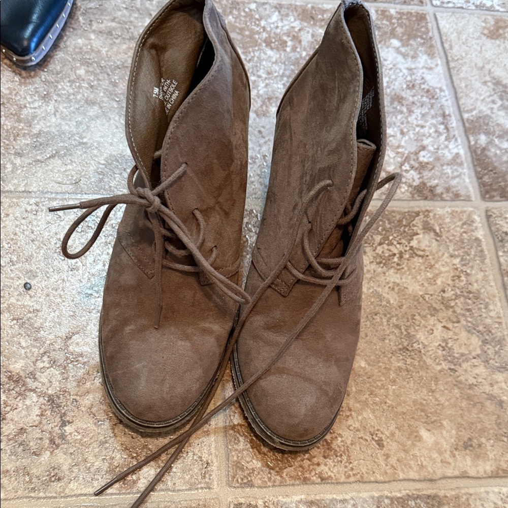 MIA Women's Lace Up Brown Boots